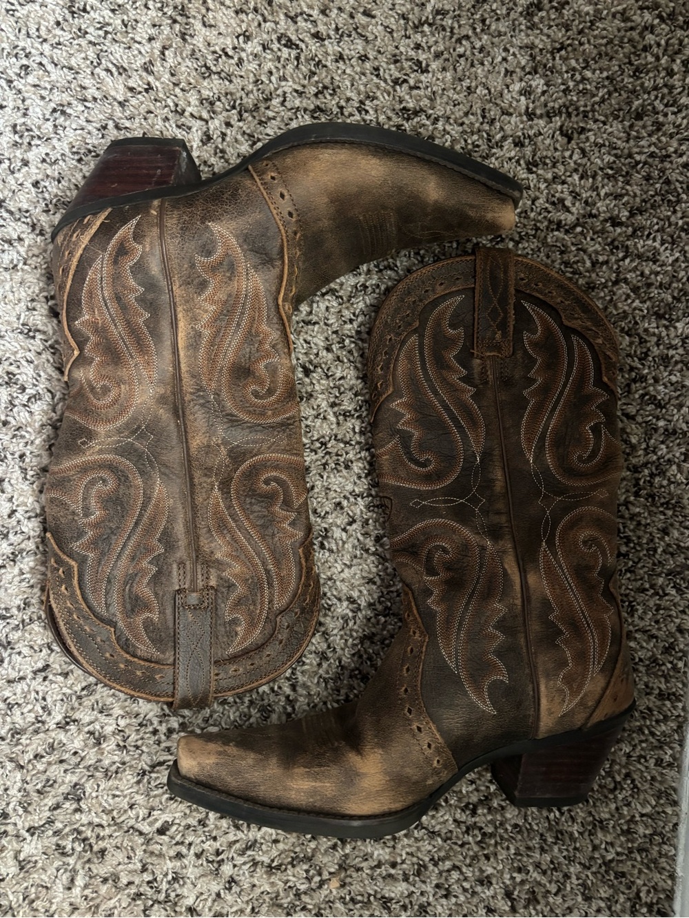 Women’s Ariat cowboy boots